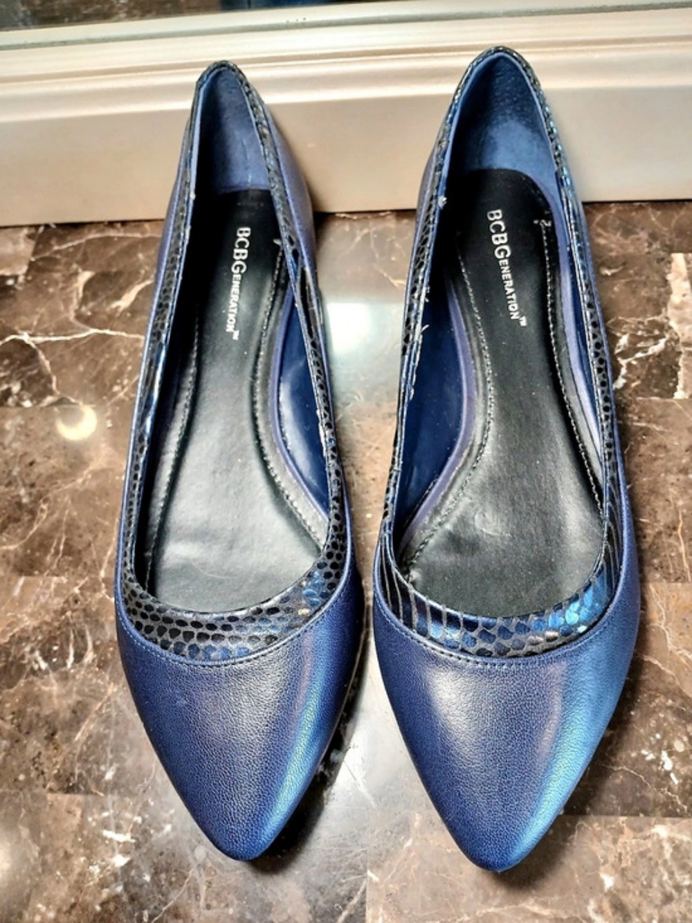 BCBGeneration Pointed Toe Kitten Wedges in Blue Size 8M